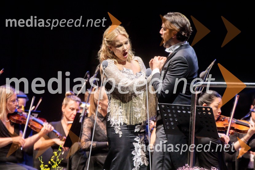  Elina Garanča, operna pevka;  Jonathan Tetelman, operni pevecCarmen, koncertna izvedba opere, Ljubljana Festival