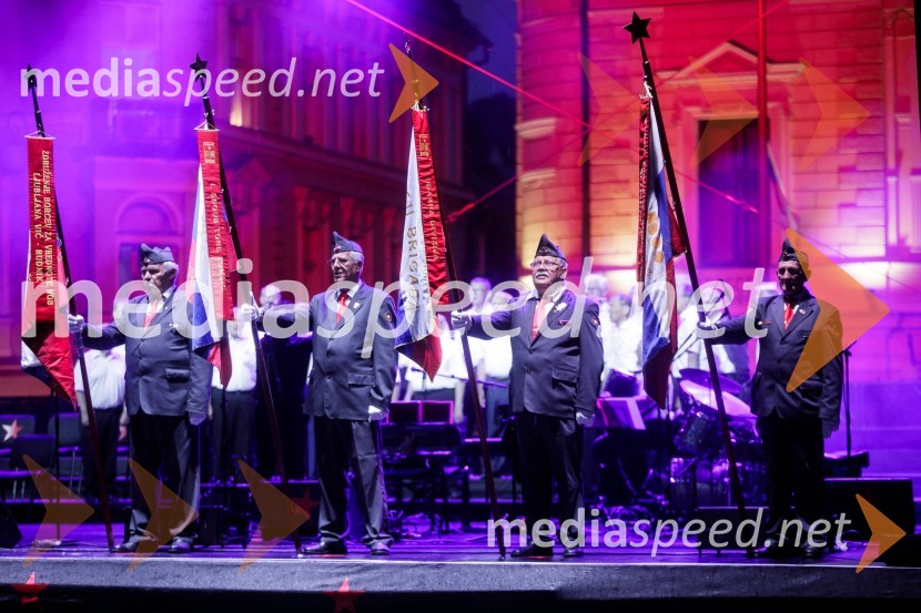 Tržaški partizanski pevski zbor Pinko TomažičNosil bom rdečo zvezdo