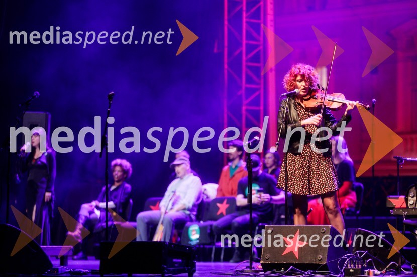 Nosil bom rdečo zvezdo