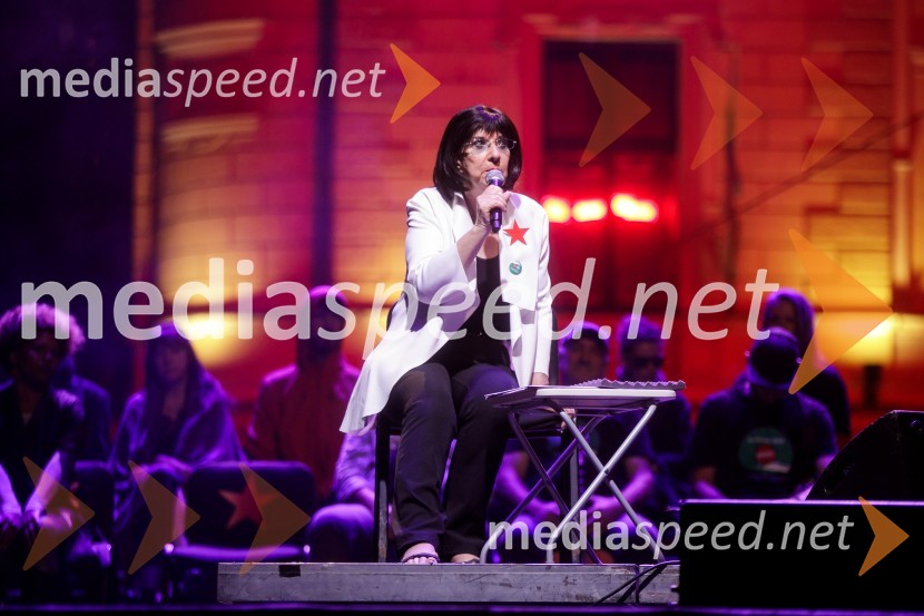  Svetlana Makarovič, pisateljicaNosil bom rdečo zvezdo