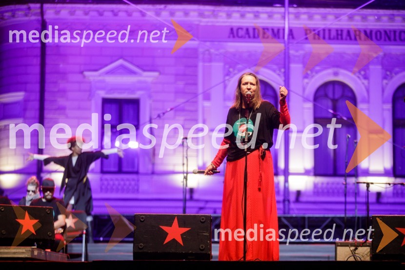 Nosil bom rdečo zvezdo