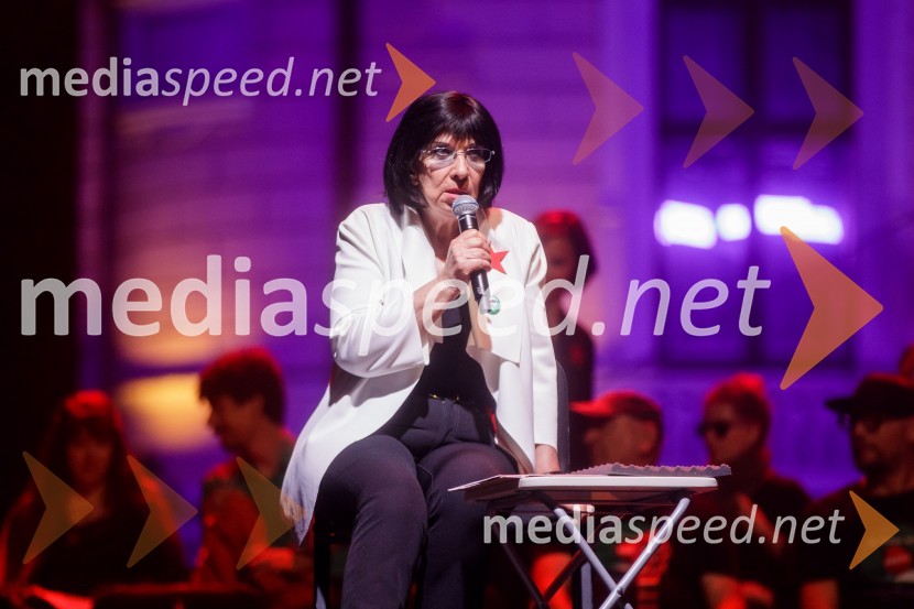  Svetlana Makarovič, pisateljicaNosil bom rdečo zvezdo