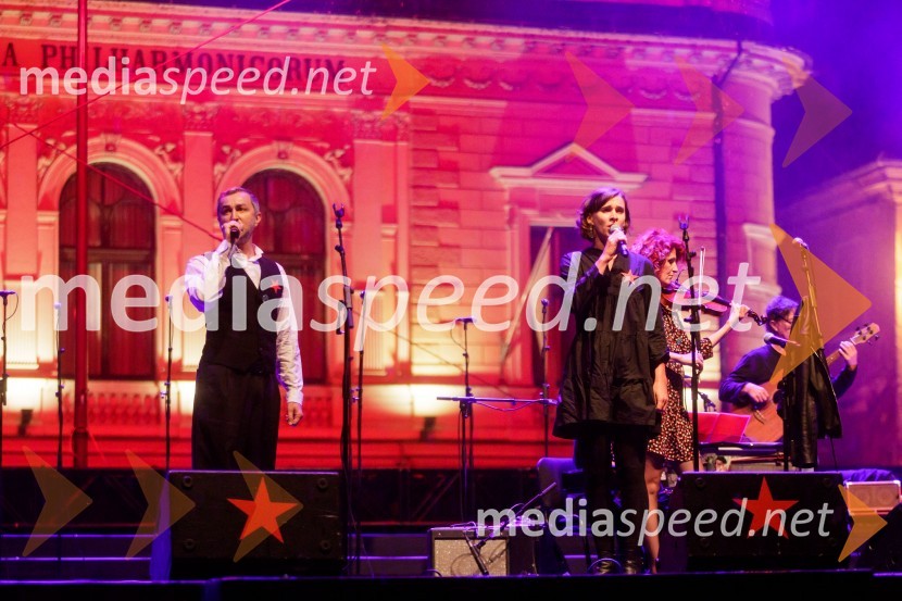 Nosil bom rdečo zvezdo