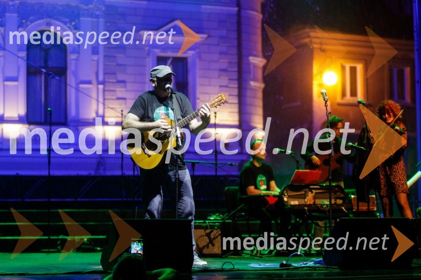 Nosil bom rdečo zvezdo