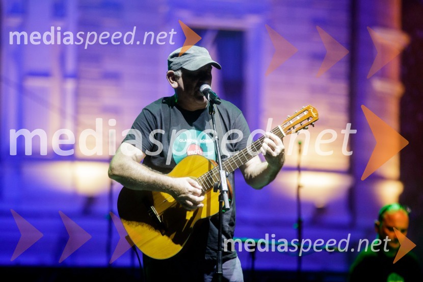 Nosil bom rdečo zvezdo