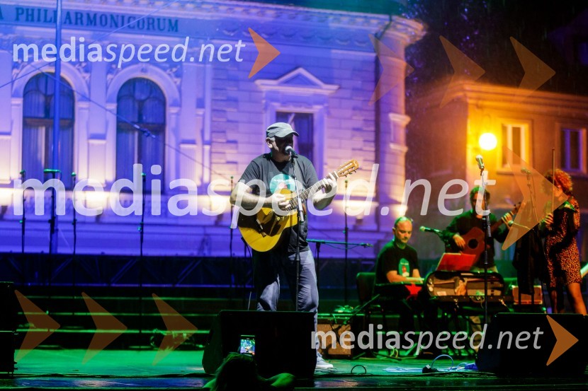 Nosil bom rdečo zvezdo