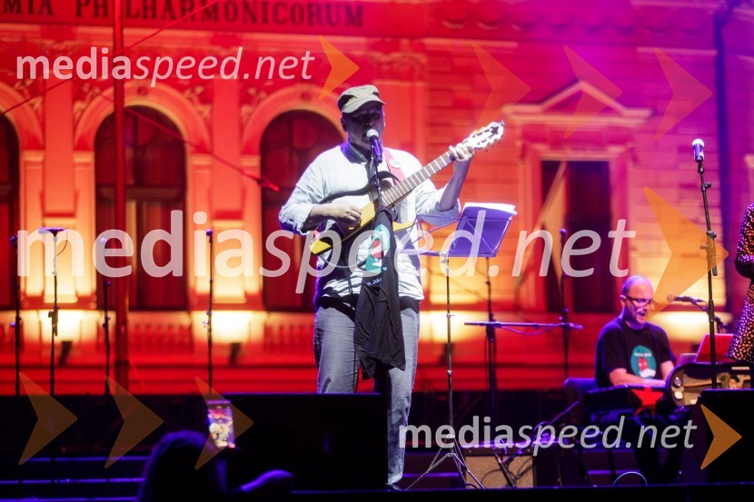 Nosil bom rdečo zvezdo