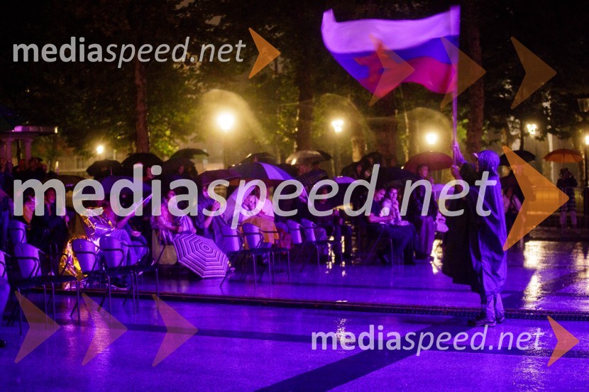 Nosil bom rdečo zvezdo