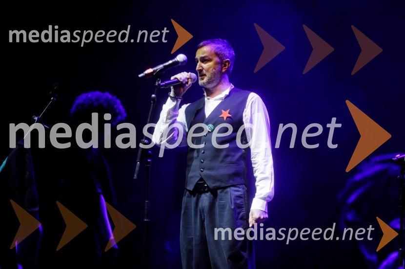 Nosil bom rdečo zvezdo