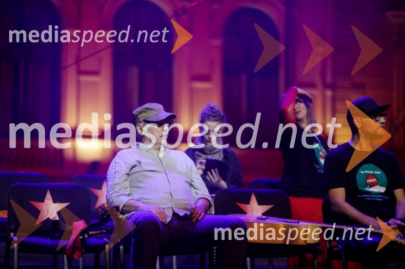 Nosil bom rdečo zvezdo