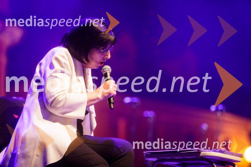  Svetlana Makarovič, pisateljicaNosil bom rdečo zvezdo