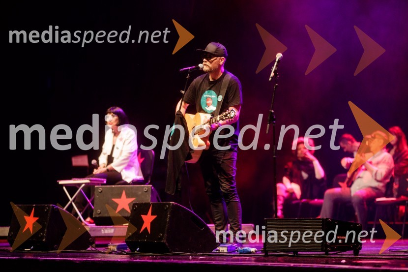  Primož Siter, glasbenik in radijski moderator, Radio AktualNosil bom rdečo zvezdo