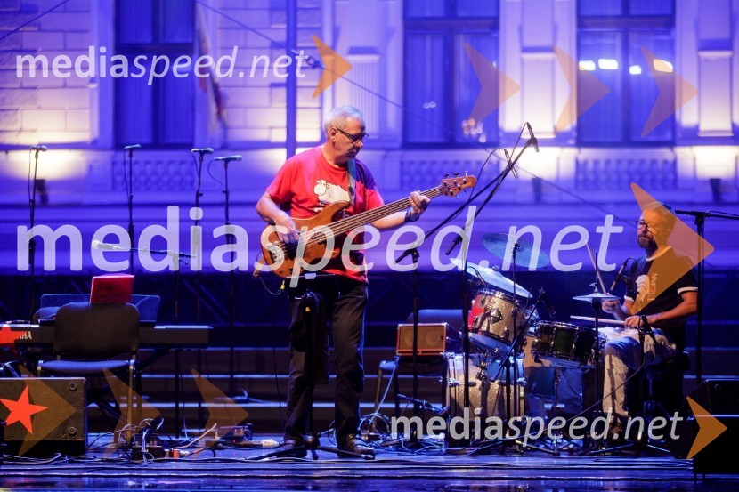 Nosil bom rdečo zvezdo