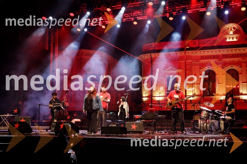 Nosil bom rdečo zvezdo