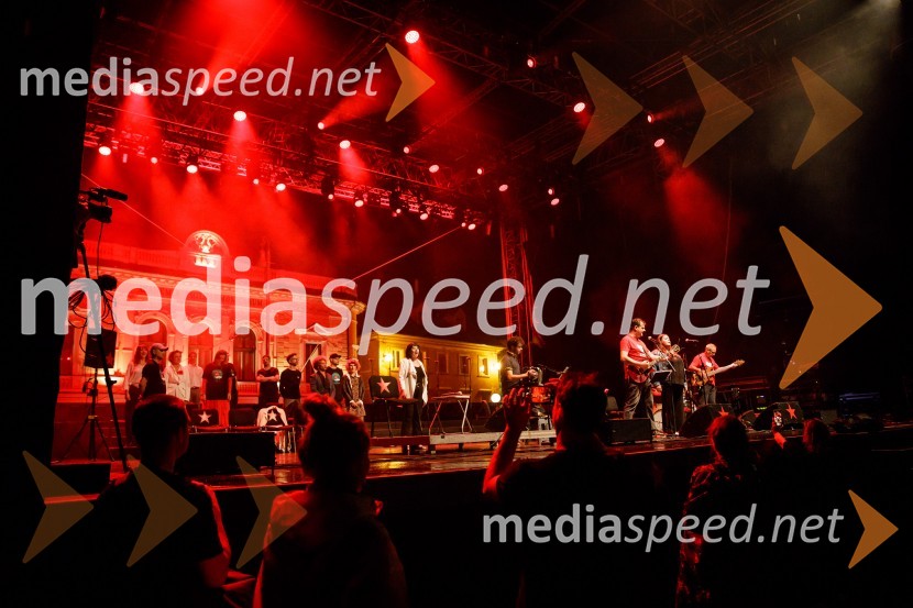 Nosil bom rdečo zvezdo