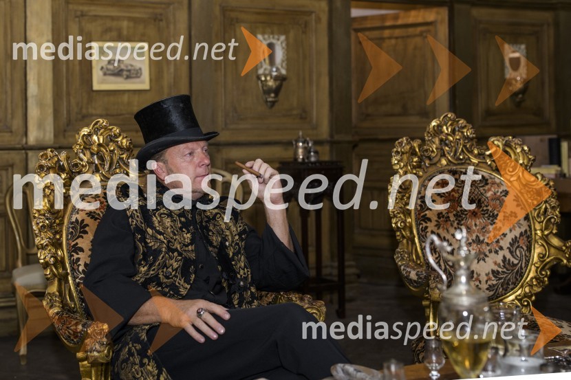  Milan Slavič, lastnik in upravljalec gradu FalaGrad Fala in njen graščak Milan Slavič