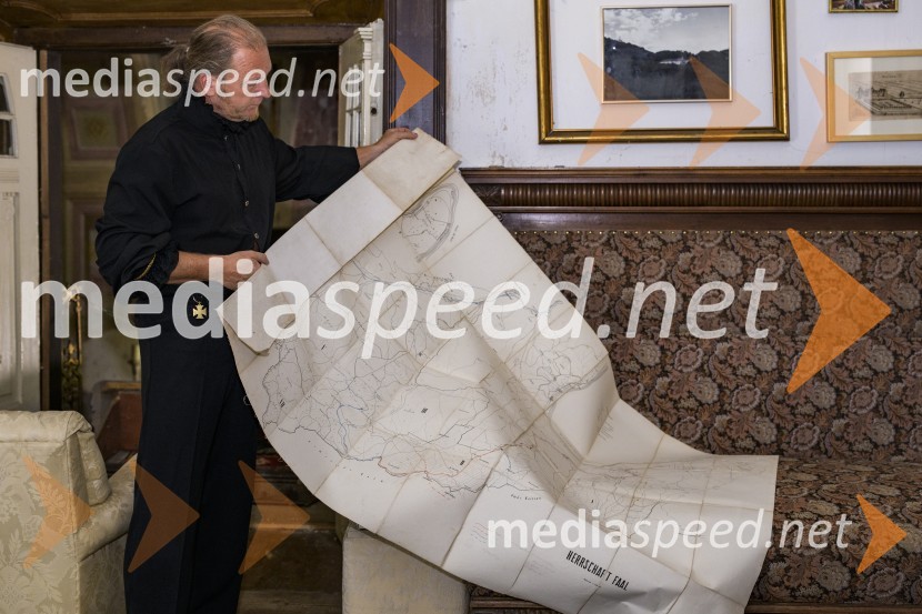  Milan Slavič, lastnik in upravljalec gradu FalaGrad Fala in njen graščak Milan Slavič