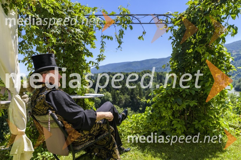  Milan Slavič, lastnik in upravljalec gradu FalaGrad Fala in njen graščak Milan Slavič