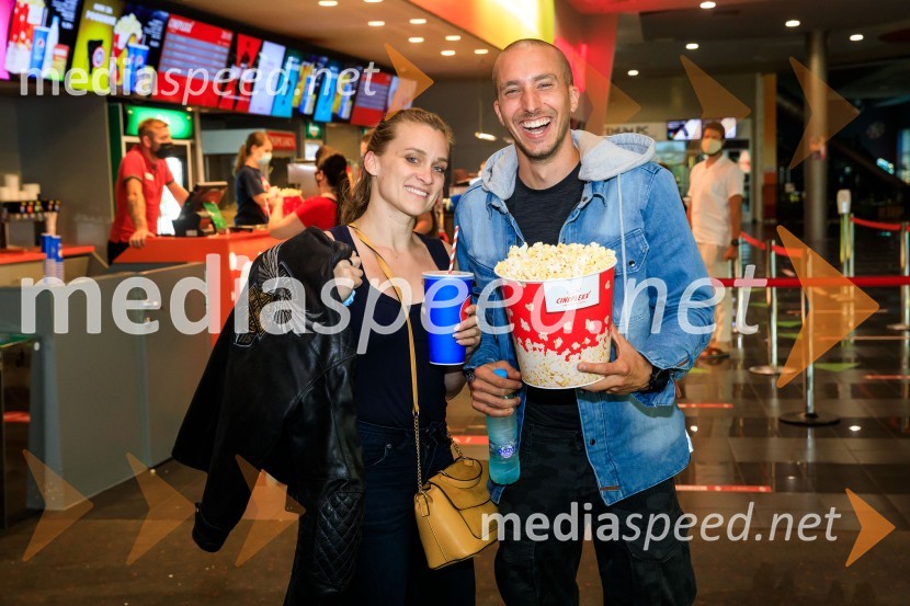  Nina Ogrin, plesalka;  Filip Kržišnik, F&B AcrobaticsVečer superjunakov ČRNA VDOVA v Cineplexxu Kranj