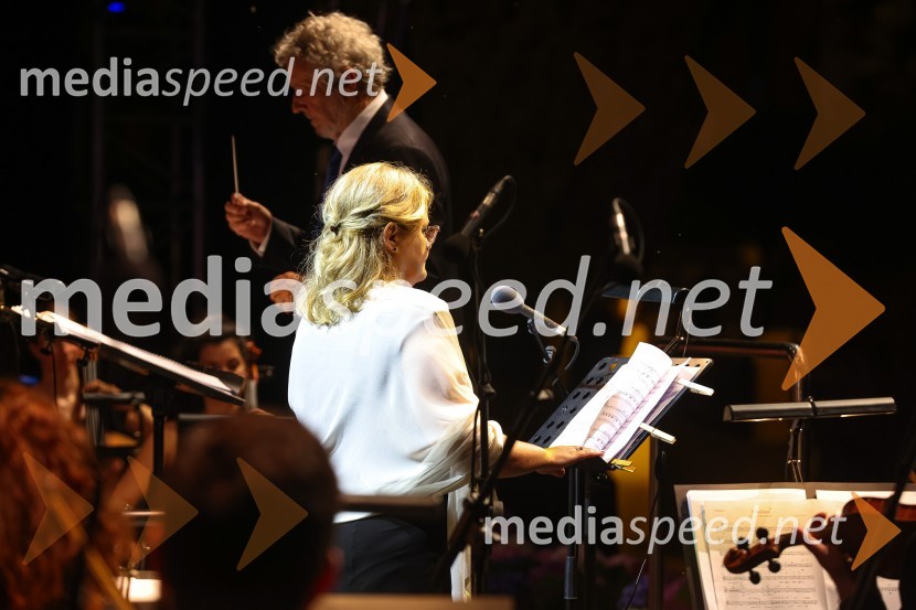  Annamaria Dell'Oste, sopranDantejevih 700 in filmska glasba Nicole Piovanija, Festival Ljubljana