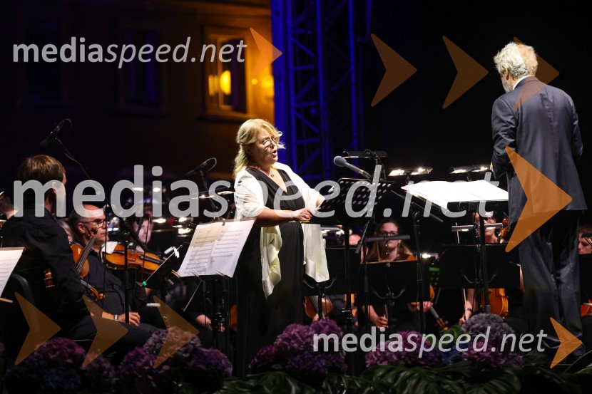  Annamaria Dell'Oste, sopran;  Nicola Piovani, dirigentDantejevih 700 in filmska glasba Nicole Piovanija, Festival Ljubljana