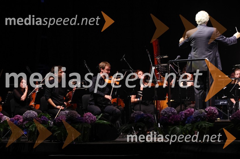 Simfonični orkester Furlanije - Julijske krajineDantejevih 700 in filmska glasba Nicole Piovanija, Festival Ljubljana