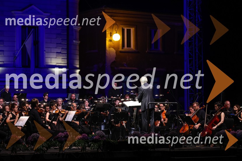 Simfonični orkester Furlanije - Julijske krajineDantejevih 700 in filmska glasba Nicole Piovanija, Festival Ljubljana