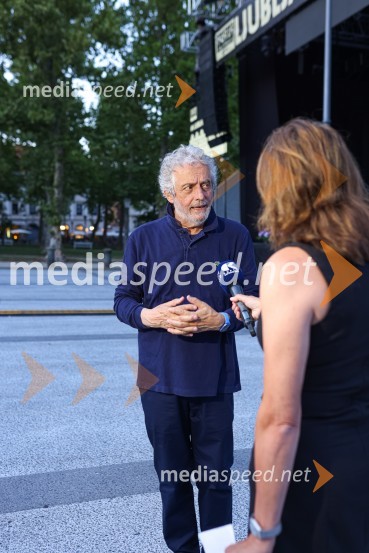 Nicola Piovani, dirigentDantejevih 700 in filmska glasba Nicole Piovanija, Festival Ljubljana
