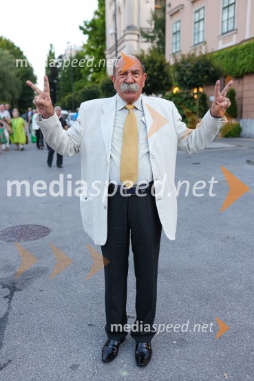  Marijan Zlobec, novinar, kritikDantejevih 700 in filmska glasba Nicole Piovanija, Festival Ljubljana