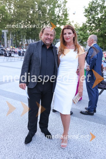  Darko  Brlek, direktor in umetniški vodja, Festival Ljubljana;  Janja LambergerDantejevih 700 in filmska glasba Nicole Piovanija, Festival Ljubljana