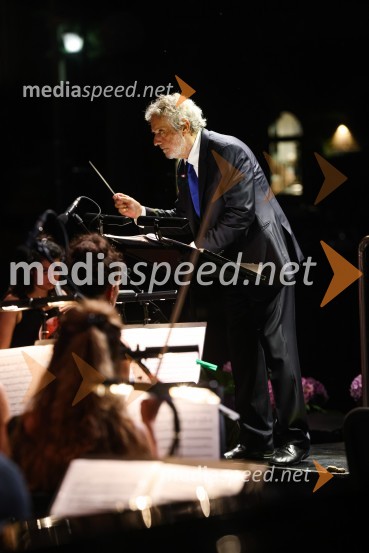  Nicola Piovani, dirigentDantejevih 700 in filmska glasba Nicole Piovanija, Festival Ljubljana