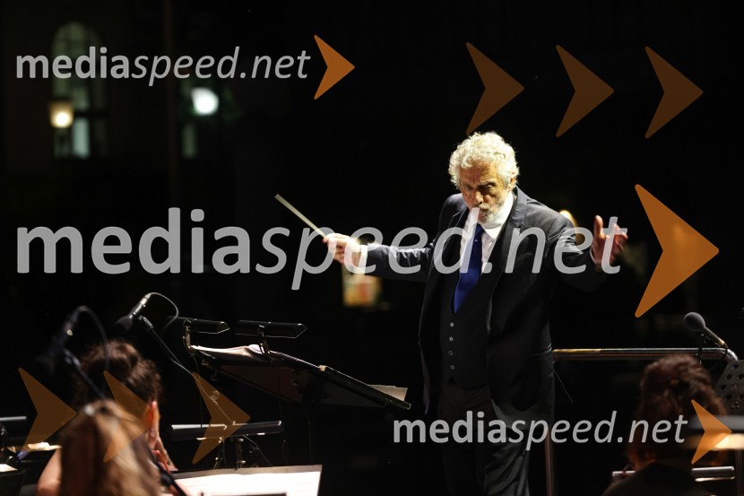  Nicola Piovani, dirigentDantejevih 700 in filmska glasba Nicole Piovanija, Festival Ljubljana