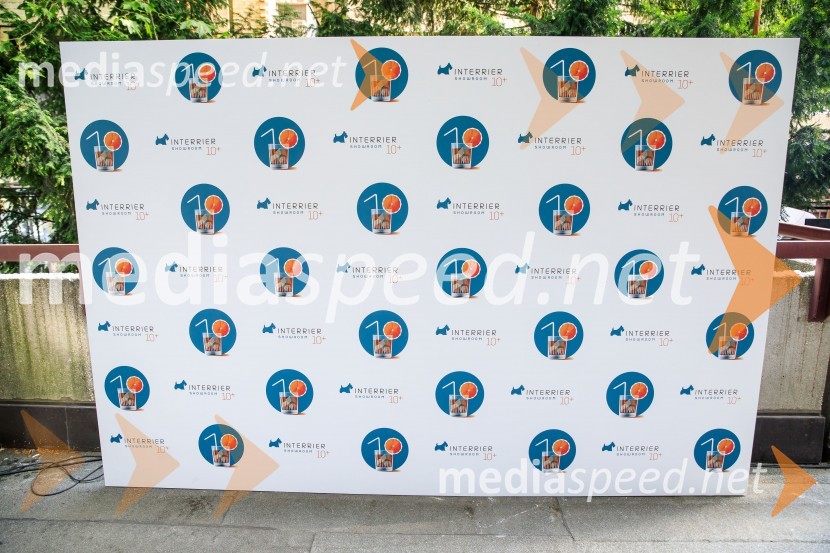 10 let salona keramike INTERRIER SHOWROOM