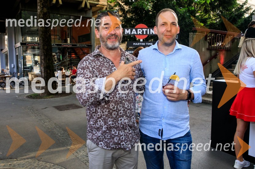 10 let salona keramike INTERRIER SHOWROOM