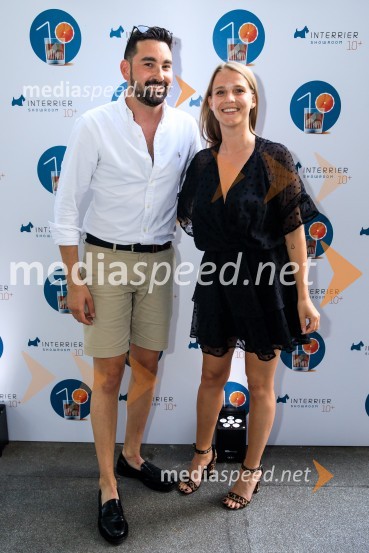 10 let salona keramike INTERRIER SHOWROOM