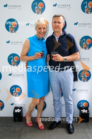 10 let salona keramike INTERRIER SHOWROOM