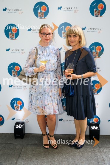 10 let salona keramike INTERRIER SHOWROOM