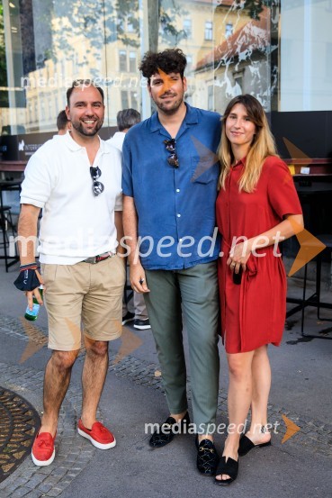 10 let salona keramike INTERRIER SHOWROOM