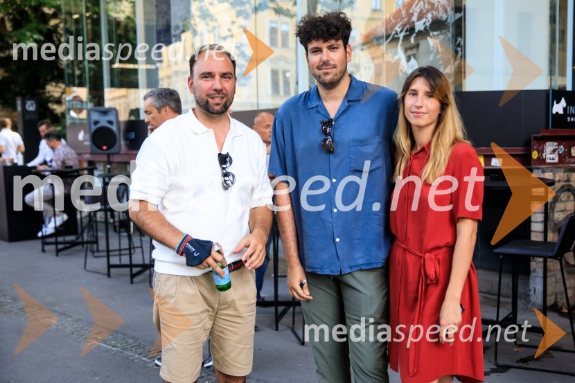 10 let salona keramike INTERRIER SHOWROOM