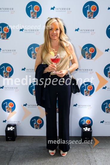 10 let salona keramike INTERRIER SHOWROOM