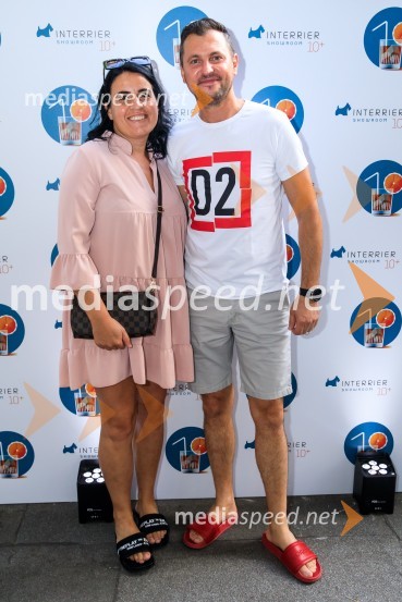 10 let salona keramike INTERRIER SHOWROOM