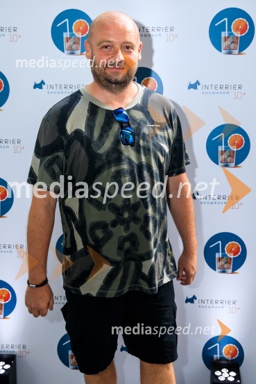 10 let salona keramike INTERRIER SHOWROOM