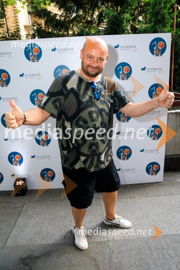 10 let salona keramike INTERRIER SHOWROOM