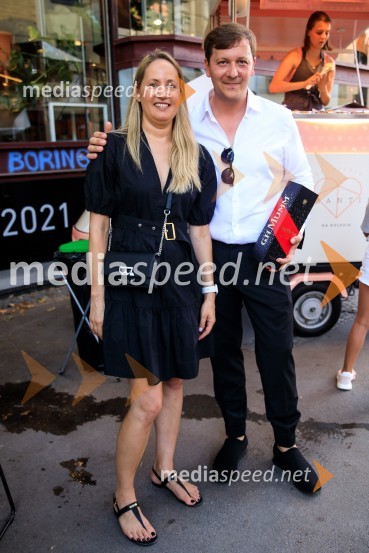 10 let salona keramike INTERRIER SHOWROOM