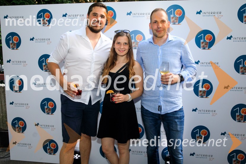 10 let salona keramike INTERRIER SHOWROOM