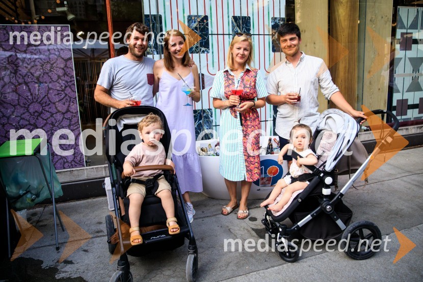 10 let salona keramike INTERRIER SHOWROOM