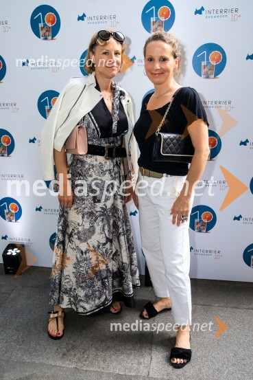 10 let salona keramike INTERRIER SHOWROOM