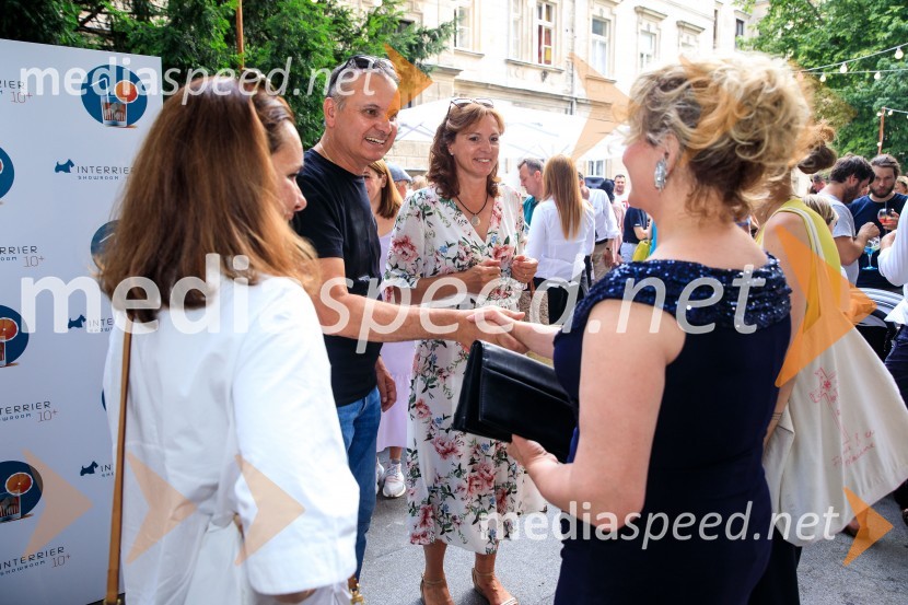 10 let salona keramike INTERRIER SHOWROOM