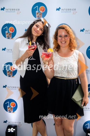 10 let salona keramike INTERRIER SHOWROOM