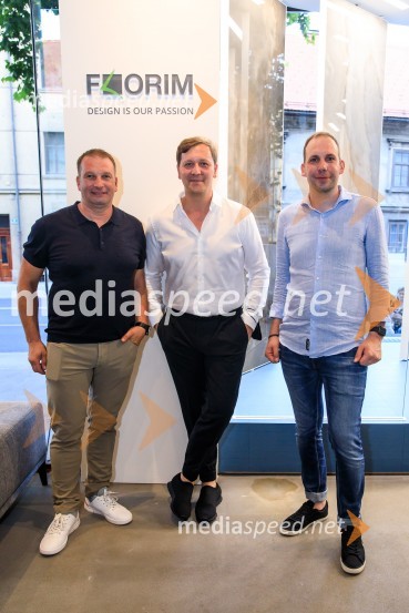 10 let salona keramike INTERRIER SHOWROOM